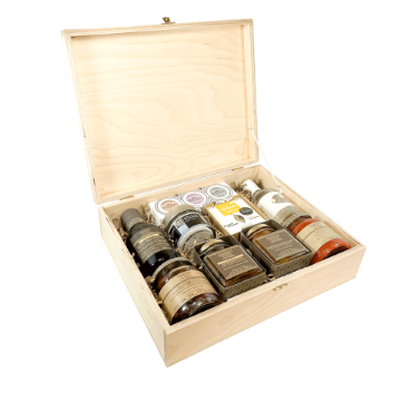 Discovering Greece in a Wooden Gift Box Discovering Greece in a Wooden Gift Box