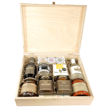 Discovering Greece in a Wooden Gift Box Discovering Greece in a Wooden Gift Box