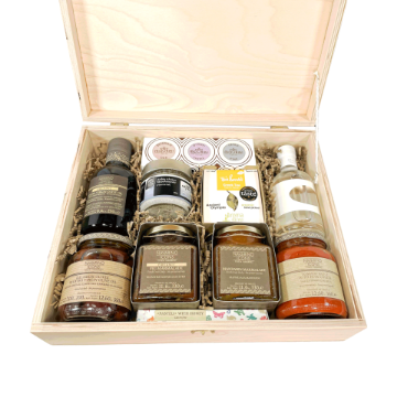 Discovering Greece in a Wooden Gift Box Discovering Greece in a Wooden Gift Box